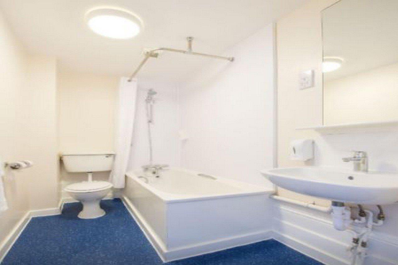 Travelodge Tunbridge Wells Екстериор снимка