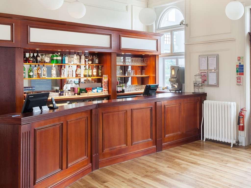 Travelodge Tunbridge Wells Ресторант снимка