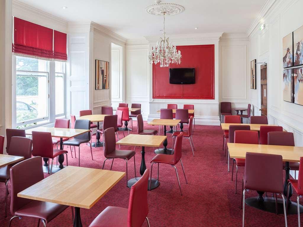 Travelodge Tunbridge Wells Ресторант снимка