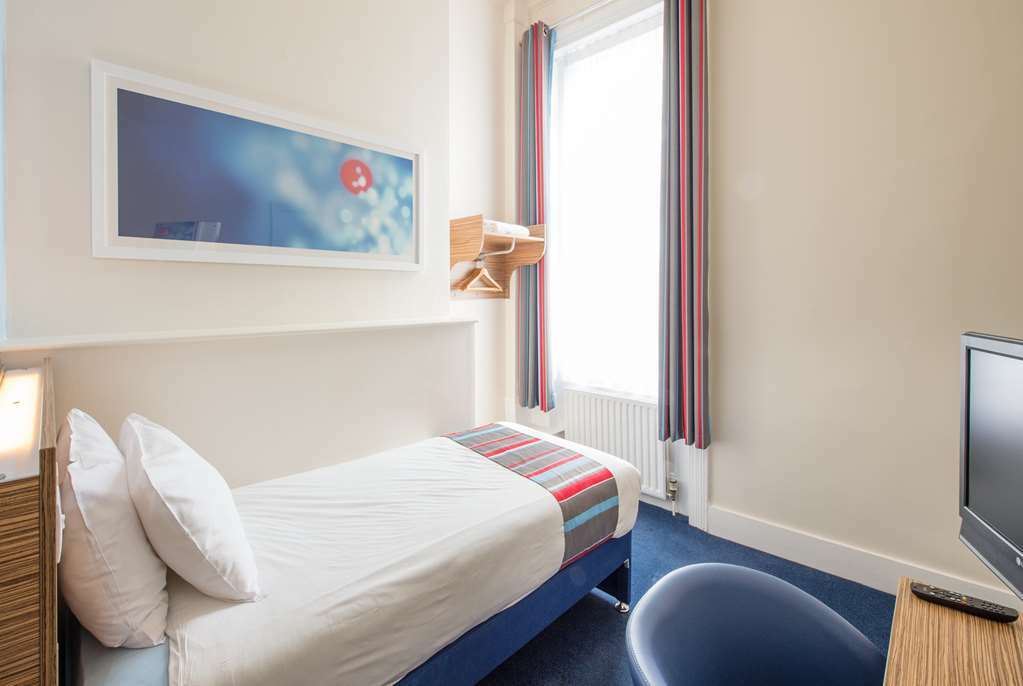 Travelodge Tunbridge Wells Стая снимка